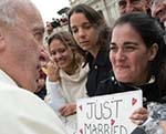 پاپ فرانسيس از کليسا خواسته تا درک بيشتري نسبت به زندگي خانوادگي نشان دهد 